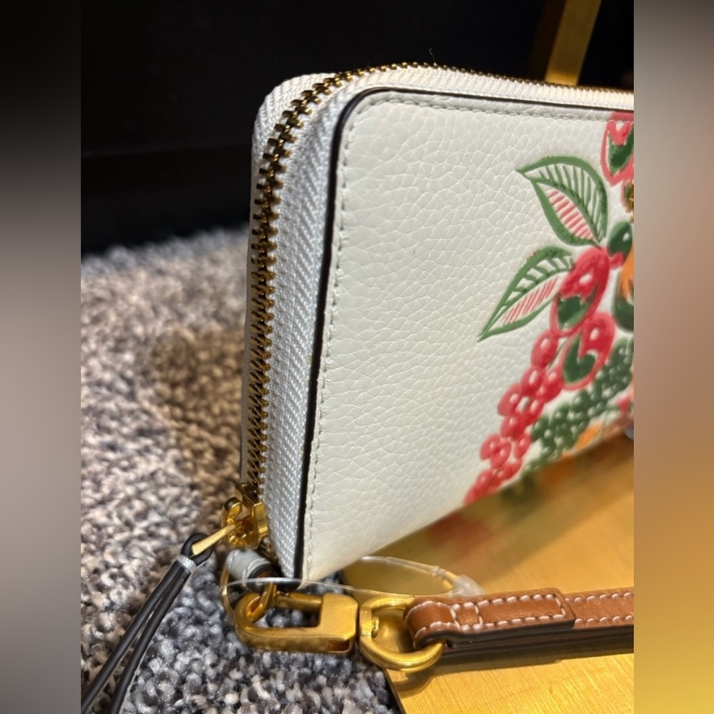 TORY BURCH Emerson Printed Fruit Basket Leather Wristlet Wallet - Picture 4 of 13